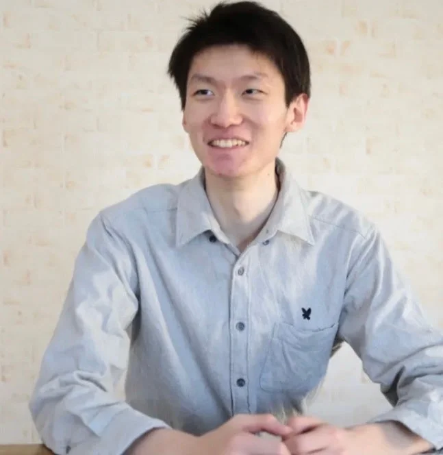 笑顔の男性