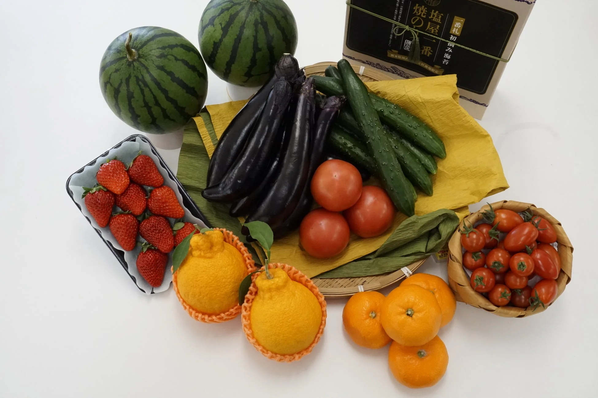 新鮮な野菜と果物の詰め合わせ