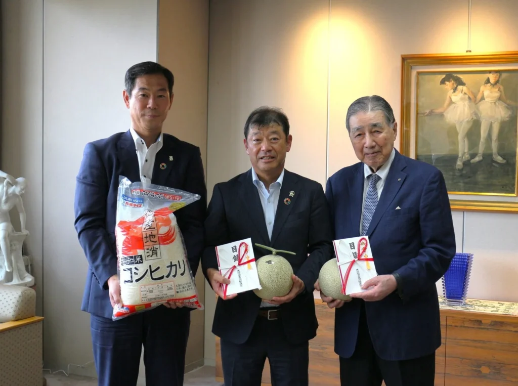 JA愛知信連、愛知県下の全児童養護施設へコシヒカリ10トンとメロン486玉を寄贈