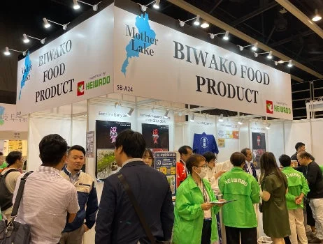 香港フードエキスポ2024でのBIWAKO FOOD PRODUCTブースの様子