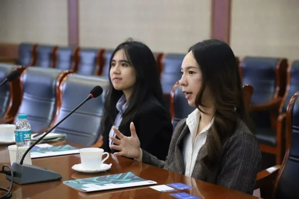 会議、議論の様子
