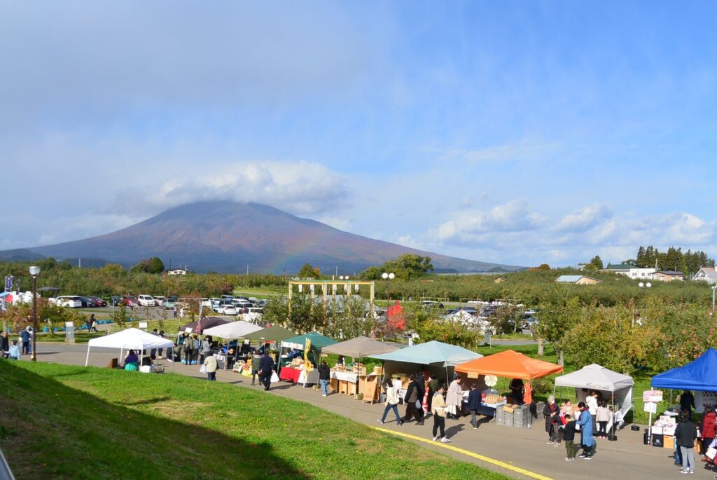 日本一のりんご産地・弘前で、収穫と直売がそろう秋の2日間